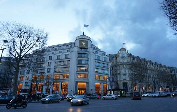 人气爆棚国际购物中心,年轻人必去的购物中心