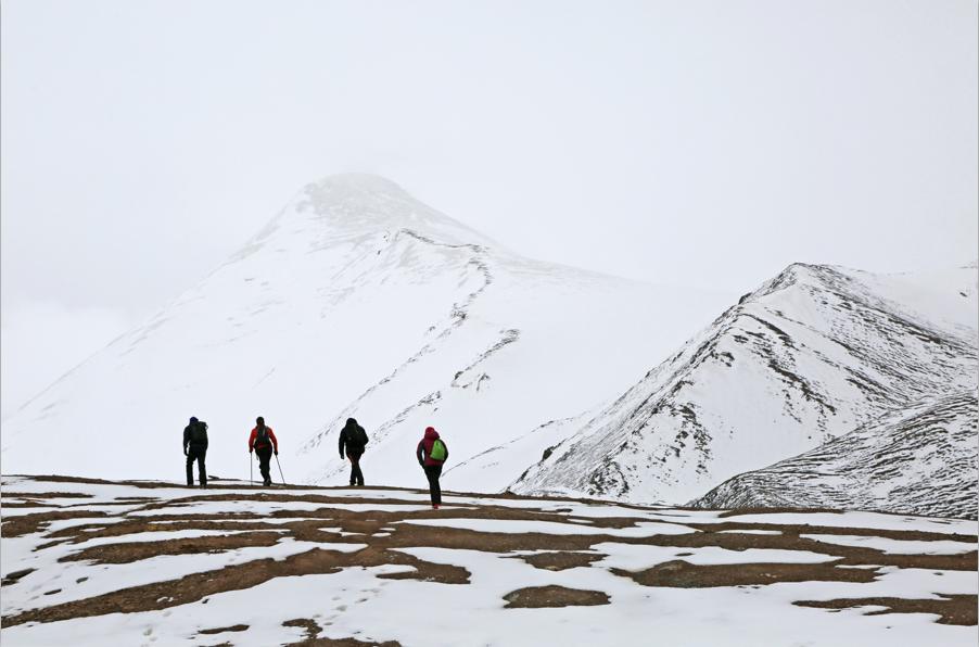 跑上6178米的玉珠峰——五位女运动员的华山论剑