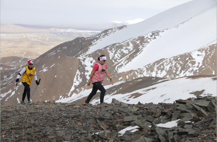 跑上6178米的玉珠峰——五位女运动员的华山论剑