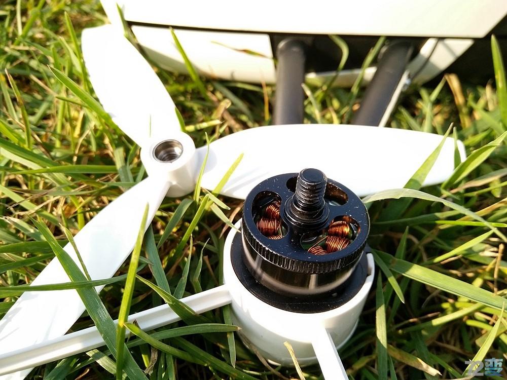 大疆无人机入门级和千元无人机,百元无人机和千元无人机区别