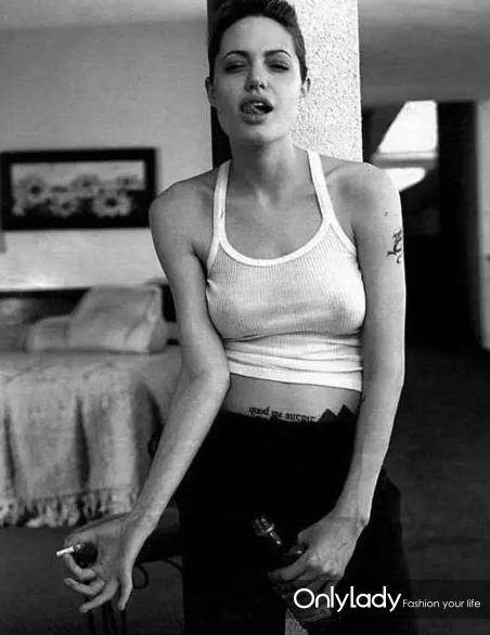 安吉丽娜朱莉离婚了吗,布拉德皮特安吉丽娜朱莉离婚原因