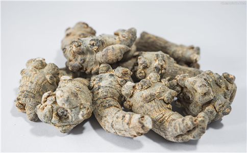 吃三七和喝三七叶子的区别,吃土三七导致肝损伤