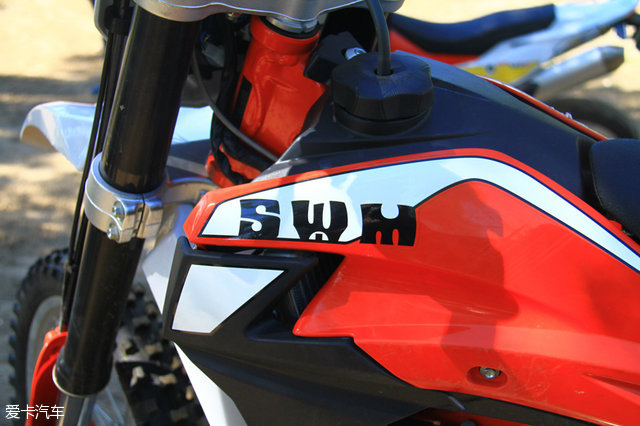 越野车选手视频,越野车试驾赛道