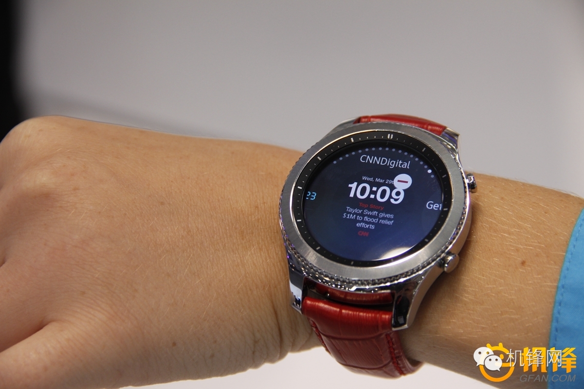 支持GPS和支付功能三星GearS3美图一览
