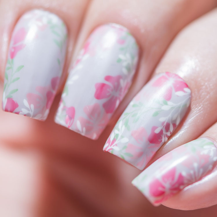 自己在家涂指甲油不干怎么办,在家美甲涂不匀