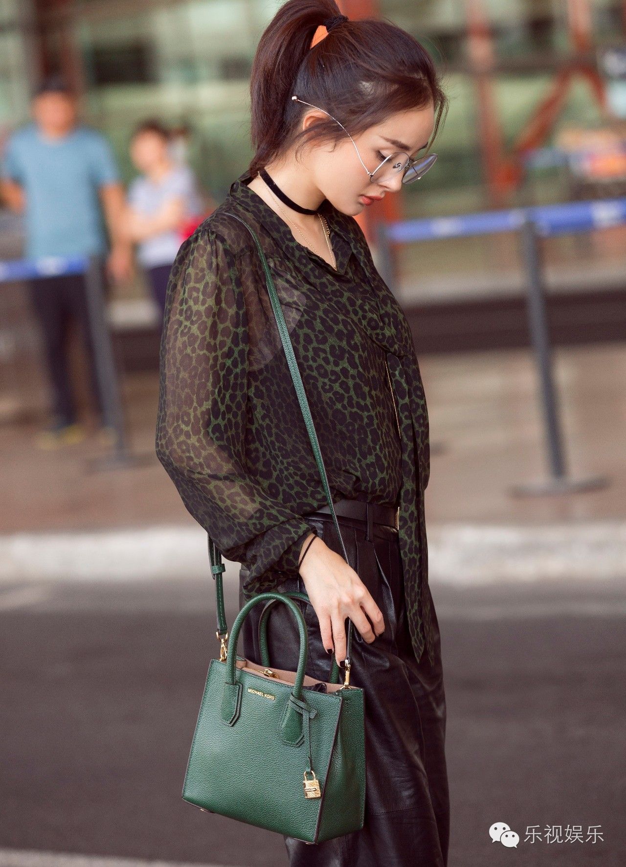 张俪机场装扮,张俪杨幂