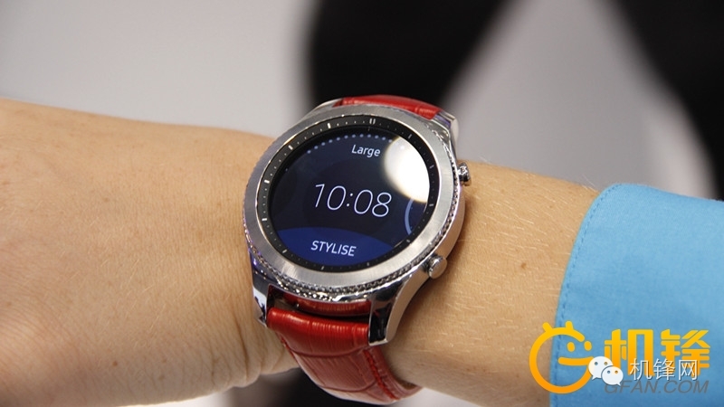 支持GPS和支付功能三星GearS3美图一览
