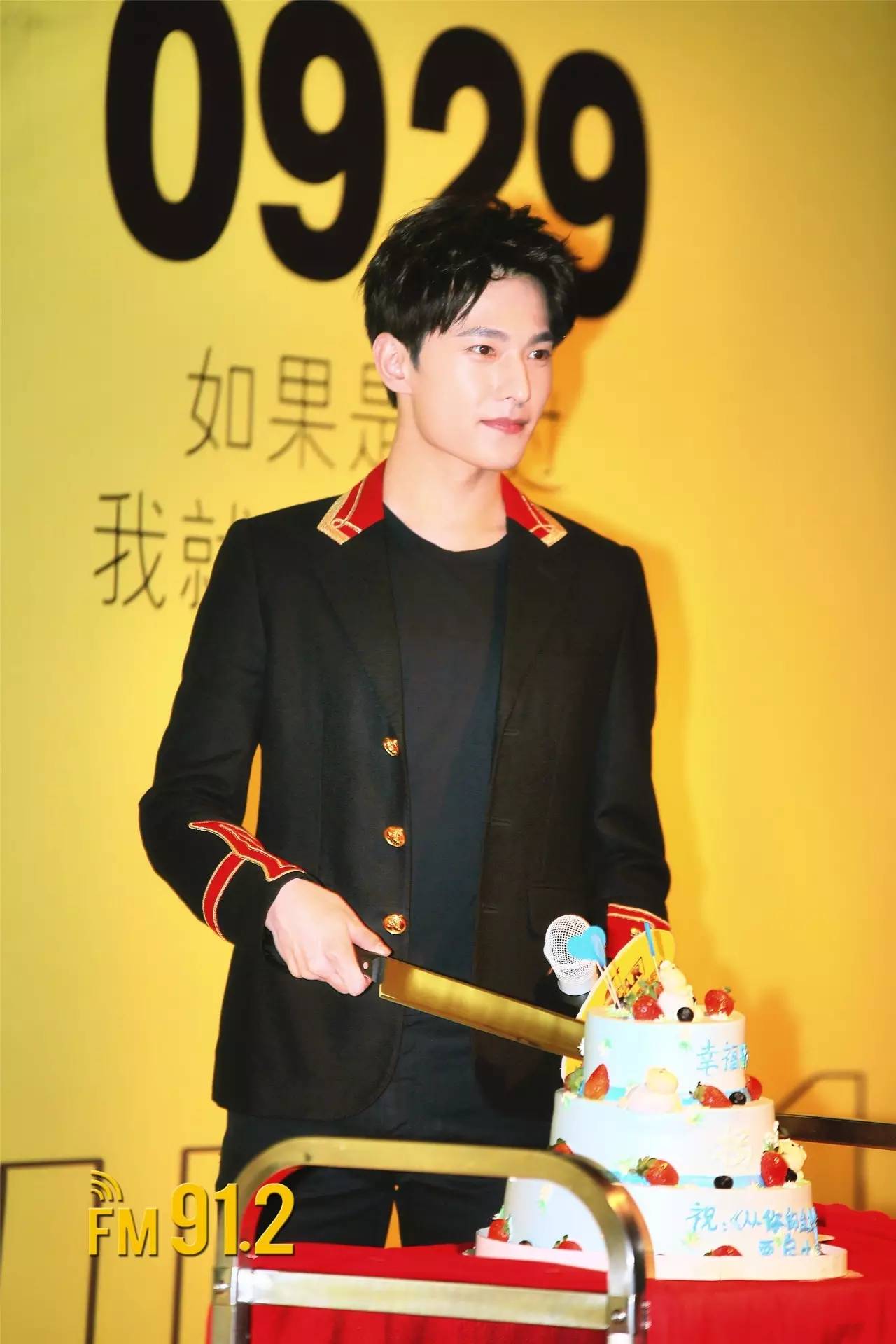 他来头不小！来郑宣传两名总监先后陪同~,高清图