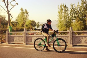 初冬的泸沽湖视频,初冬泸沽湖的水