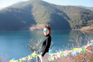 初冬的泸沽湖视频,初冬泸沽湖的水