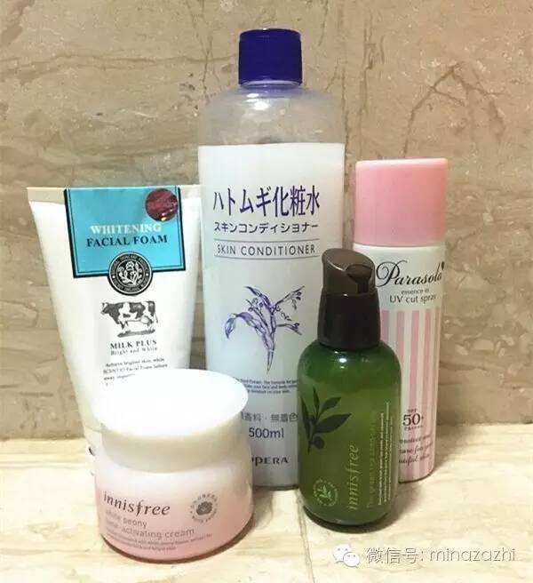 素颜美才是real美！编辑们早晚护肤产品大公开这片草原还不来观赏一下吗？