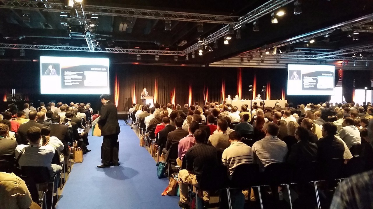 ESCRS2016点评朱思泉：角膜后弹力层脱离的原因与防治