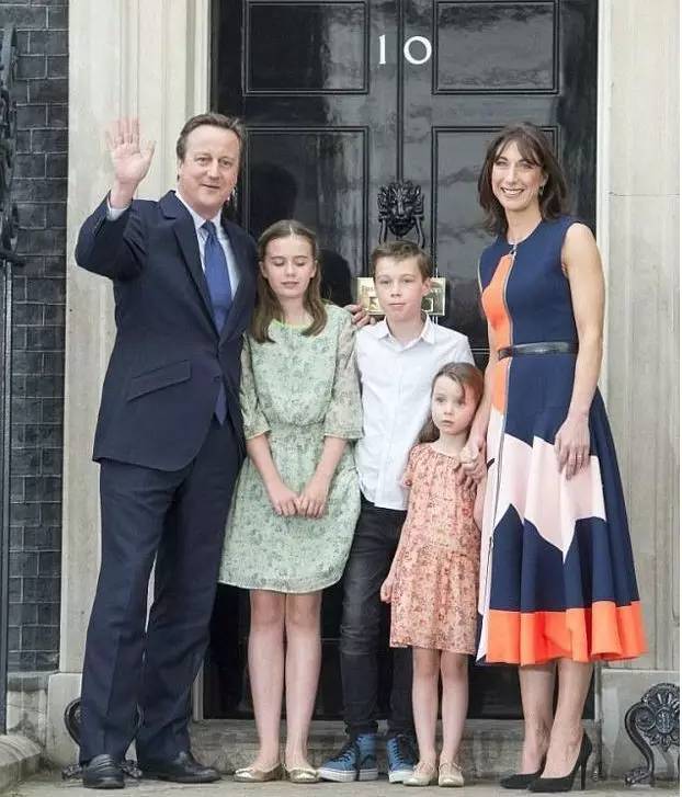 卡梅伦的“退休”生活：逛吃、逛吃、逛吃