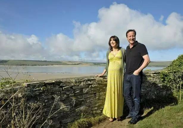 卡梅伦的“退休”生活：逛吃、逛吃、逛吃