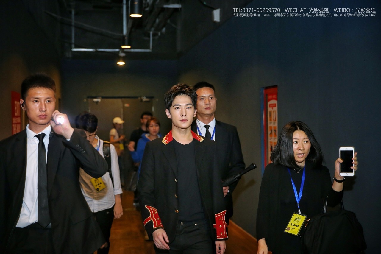 他来头不小！来郑宣传两名总监先后陪同~,高清图