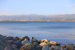 初冬的泸沽湖视频,初冬泸沽湖的水