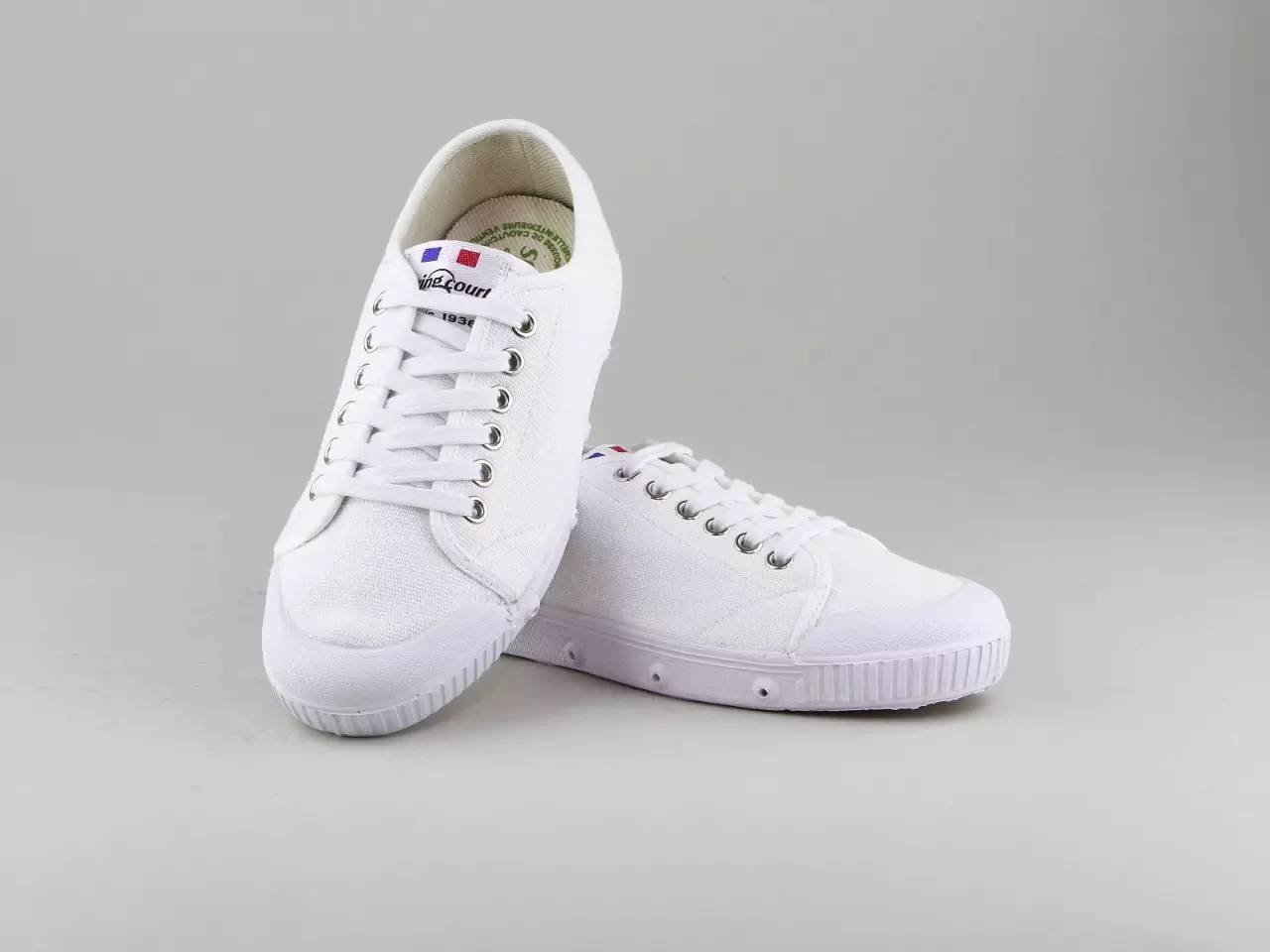 永远买不够的小白鞋｜这4双会是你特立独行的最后一击！