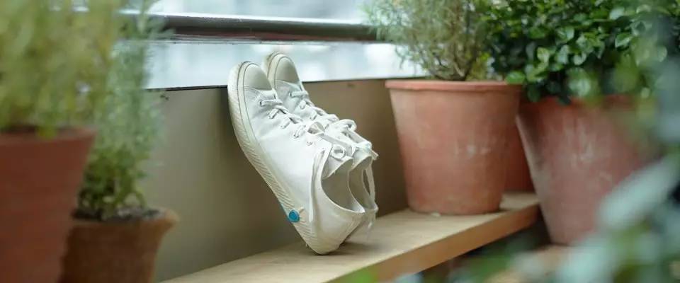 永远买不够的小白鞋｜这4双会是你特立独行的最后一击！