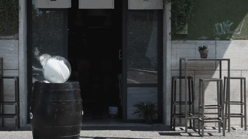 你拿镜子晃人时，有人用它点亮地下室居住者的家，为100万人带去温暖的阳光！