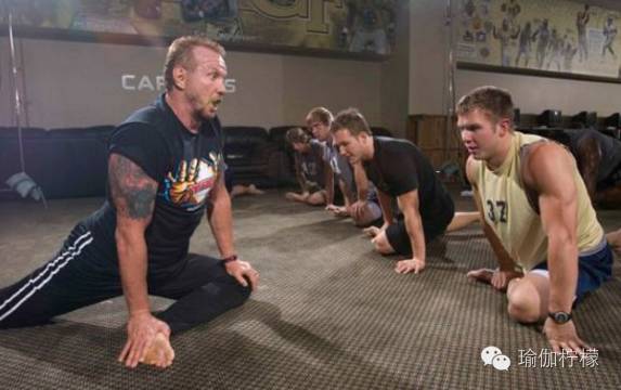 这些震撼人心的瑜伽奇迹，都是他创造的！