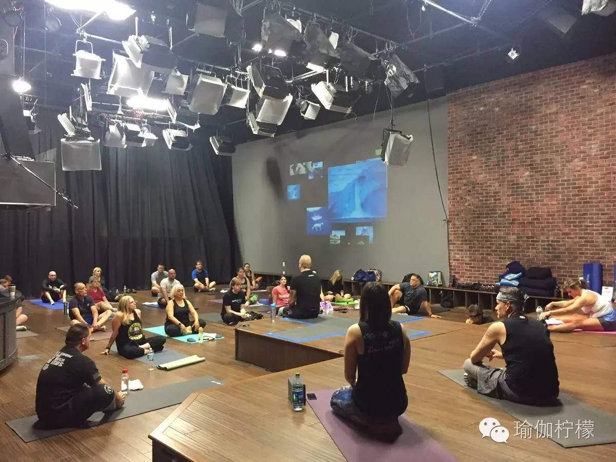 这些震撼人心的瑜伽奇迹，都是他创造的！