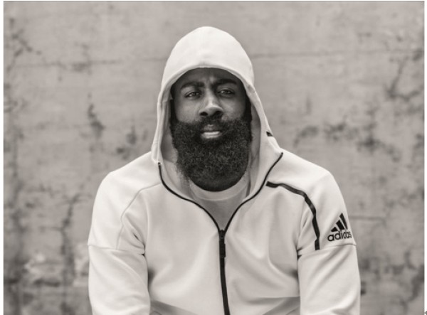 这个周末皇马曼联拜仁等俱乐部轮番为这件夹克上演了卖家秀