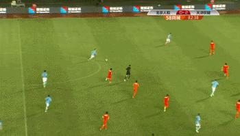 中国足球新星张修维惨遭前国脚粗野蹬踏！他的反应却是.....