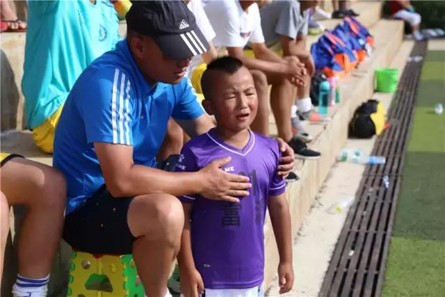 绿茵场上的追梦少年,绿茵场上追梦人