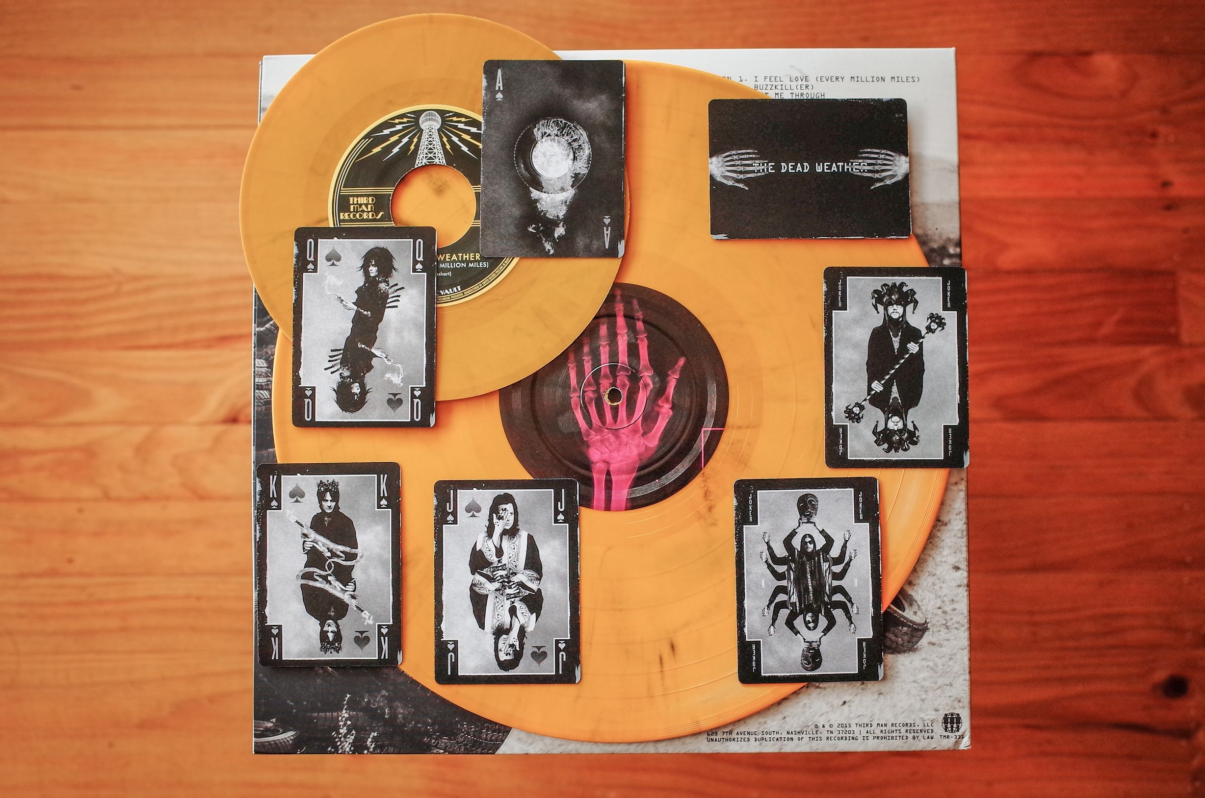 新西兰八年，逛唱片店、听黑胶，最后忍不住自己做了一张黑胶唱片