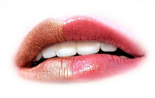 嘴唇裂口脱皮吃什么药,常年嘴唇开裂脱皮是怎么回事