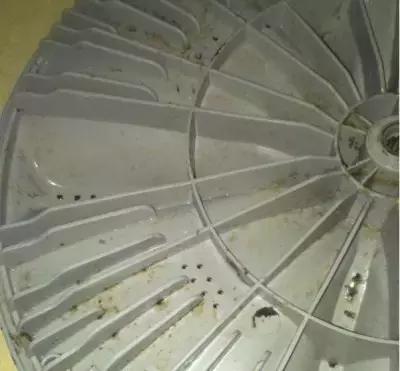 洗过的衣服穿起来身上痒,洗过的衣服穿了发痒是什么原因