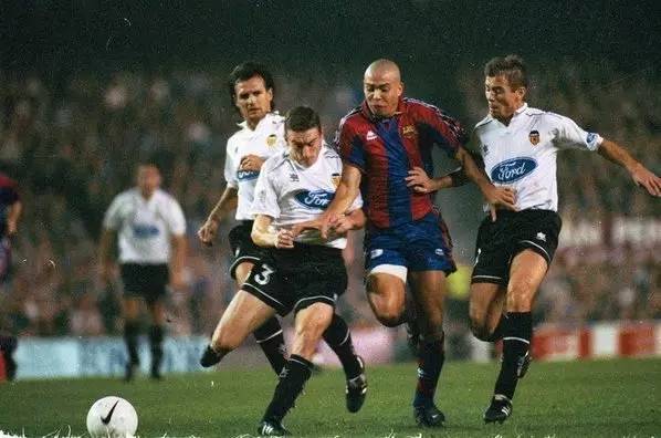 外星人罗纳尔多过人时的解说,一球成名大罗