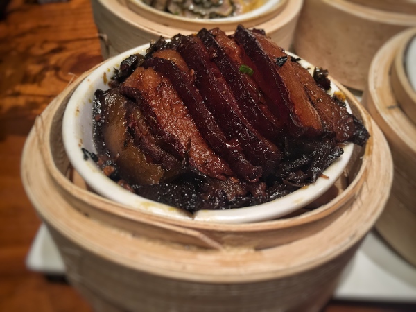 石锅鱼好处,原生态石锅鱼美味