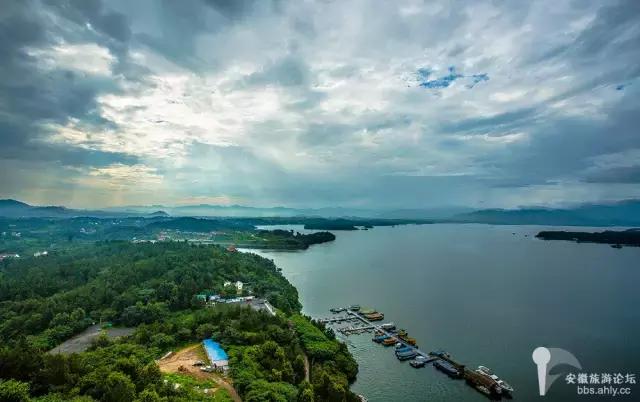 安徽秋天最适合旅游的地方,安徽适合暑假旅游的地方