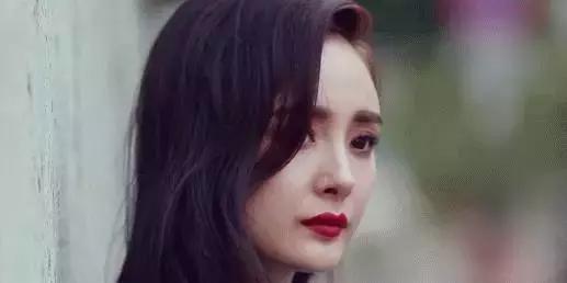 杨幂晒出新综艺美图,杨幂晒红妆