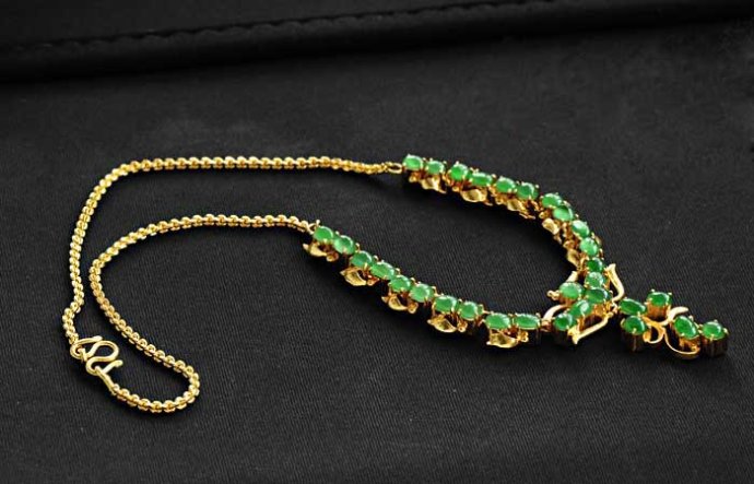 现在都流行这样戴翡翠了吗,好的翡翠跟便宜的翡翠戴一样吗