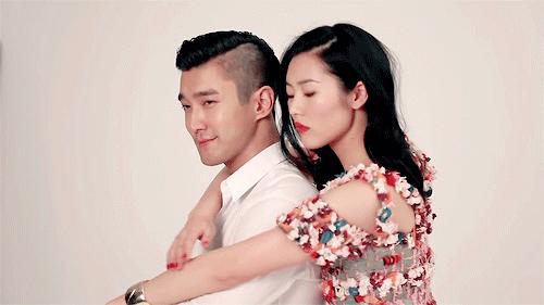 刘雯同款小香风深蓝色,刘雯最近很火的穿搭秋季