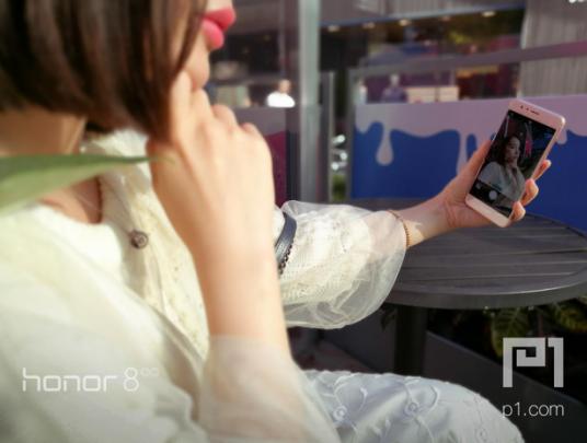 火热街拍来袭行走街头的随性时尚,街拍最时尚的人时刻走在潮流前线