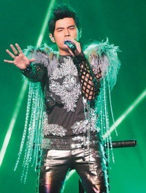 兰花指张杰张学友,每个歌手的招牌动作