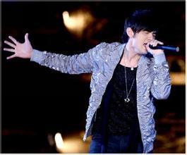 兰花指张杰张学友,每个歌手的招牌动作