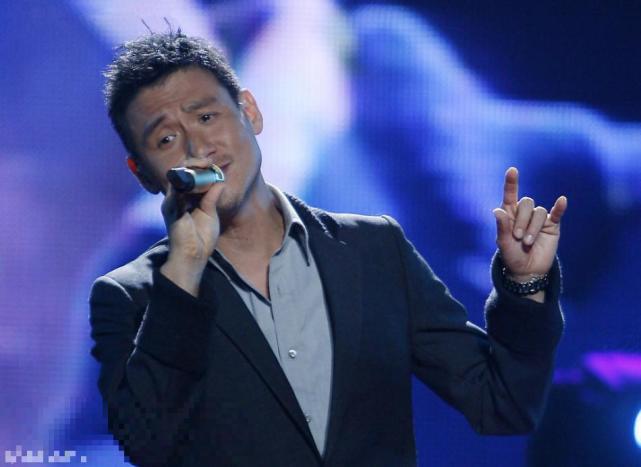 兰花指张杰张学友,每个歌手的招牌动作