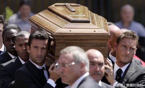 足球和篮球的两大传奇,加内特托蒂