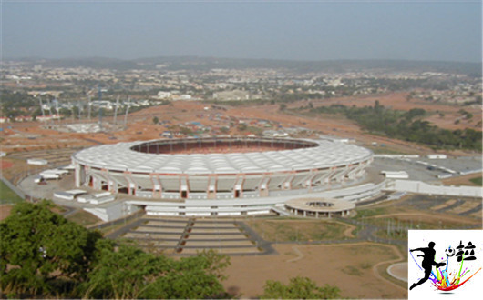 非洲足球场一览，看后很纳闷儿，人家怎么能出球星呢