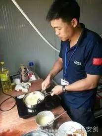 南苏丹维和故事：拯救“总指挥”“鸡毛信”营地捣乱的狒狒