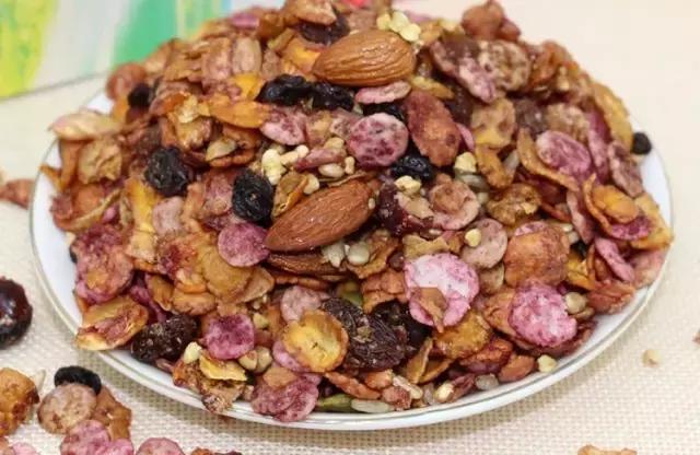 定个小目标跑一次半马,定个小目标饼干