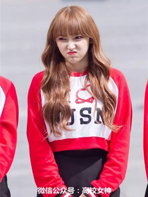 宇宙少女惊艳全场,宇宙少女秀彬开球