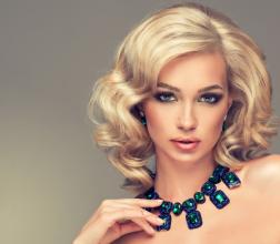 头发上出油用中药怎么治,头发爱出油脱发吃什么中成药调理