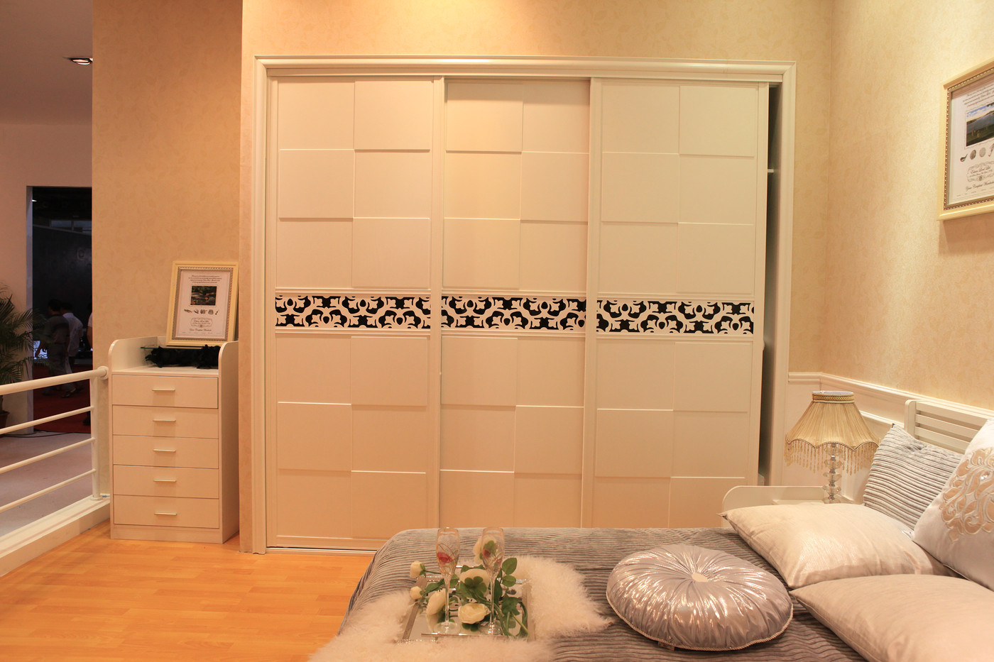 衣柜推拉门最小尺寸是多少,衣柜推拉门尺寸多少合理一点