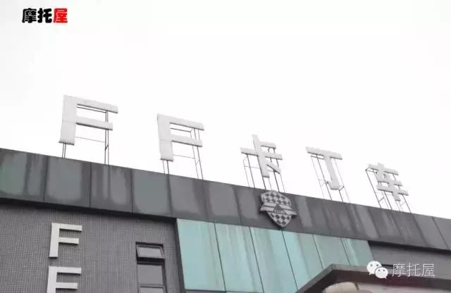 意大利的文艺绅士，屋君试驾GuzziV7Ⅱ