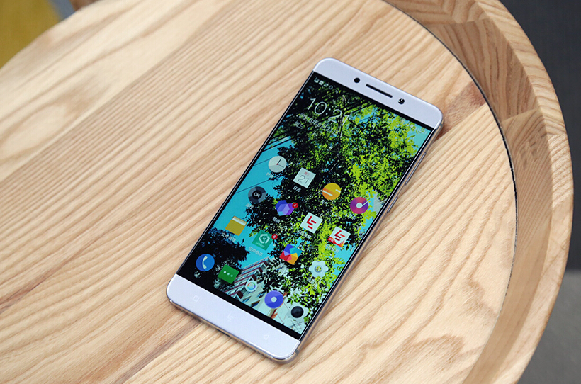 乐视乐Pro3发布，数百名网红校花助阵场面壮观